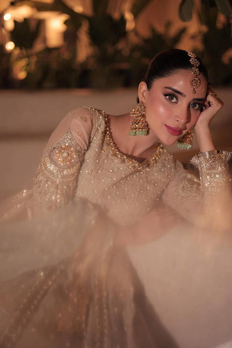 Saboor Aly in Shabnami